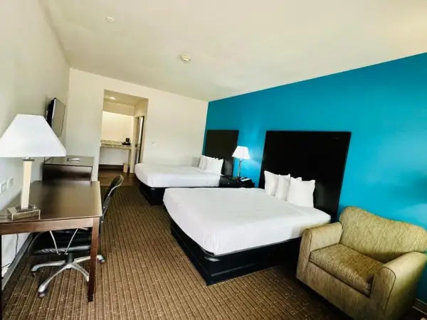 Lonestar Inn 8